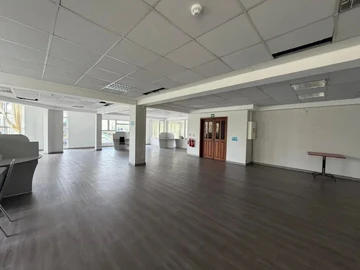 Bureau de 6 Chambres