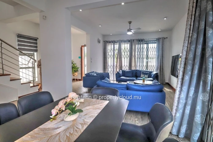3 bedrooms contemporary in a quiet area 