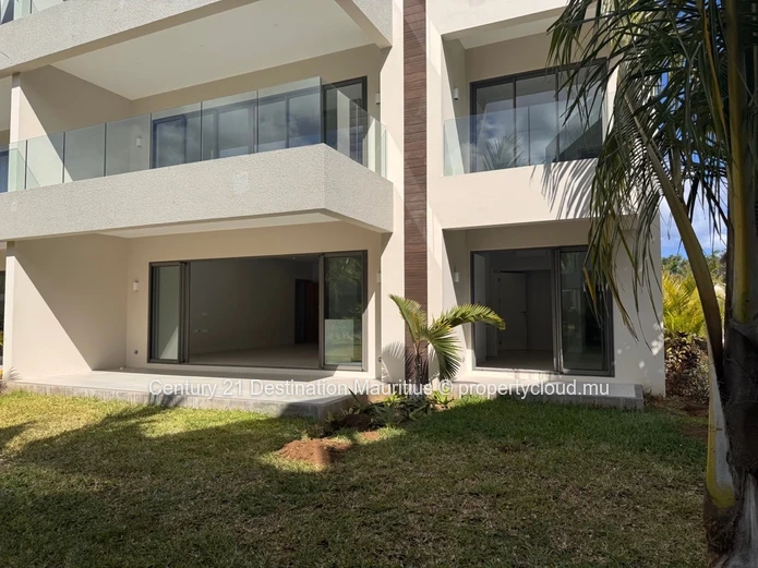 Ground Floor Corner Apartment | La Pointe | Pointe aux Canonniers | 130m²