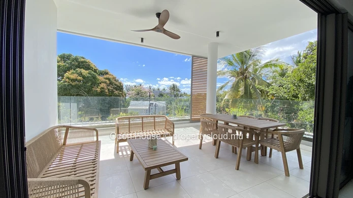 A VENDRE Appartement meublé - 3 chambres en suite - Piscine commune -  salle de gym - parking  en sous-sol privé . Id...