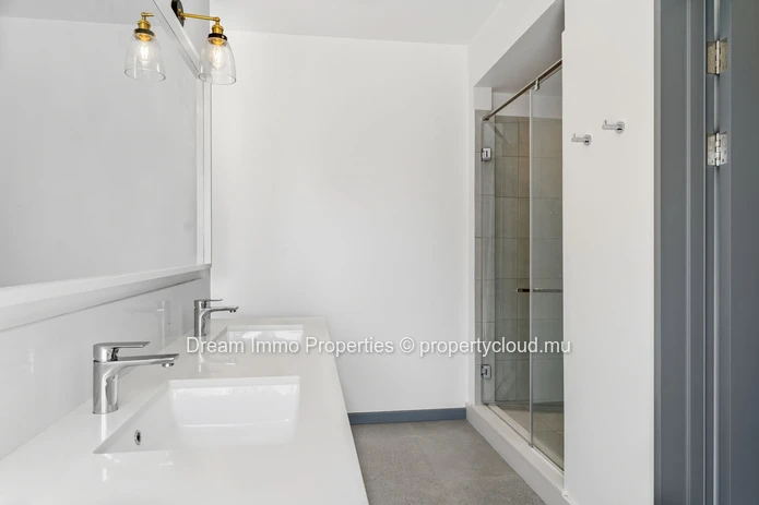 Penthouse d'exception de 3 chambres en suite avec vue panoramique sur la mer à St Antoine Private Residences – Île Ma...