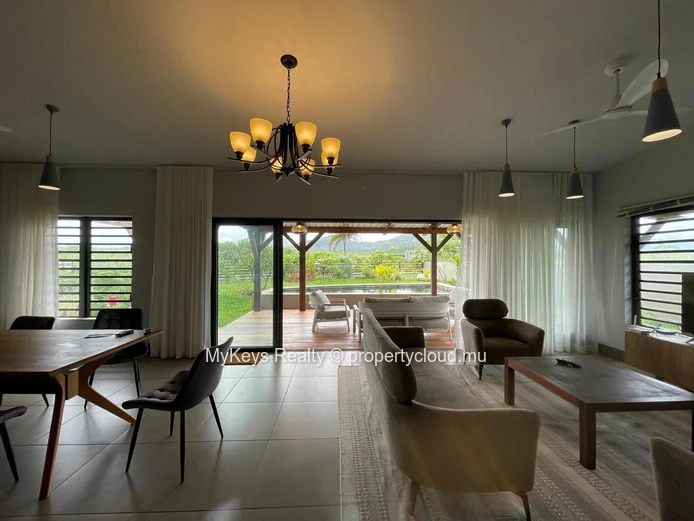 Elegant 3-Bedroom Villa for Rent - Tamarin