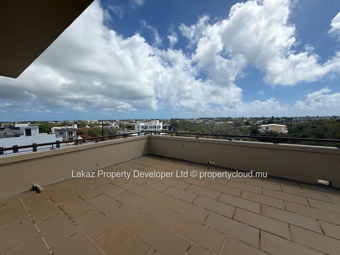 2-Bed Penthouse plus 1 office 