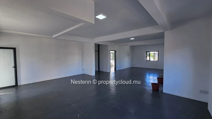 Commercial building of 223m2