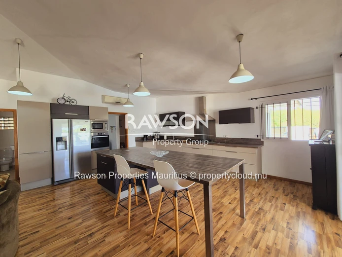 House | 4 Bedrooms | Private Pool & Landscaped Garden | Tamarin 