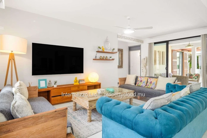 Élégante Villa avec Piscine, Jardin et Terrasse Couverte à Pereybere – Résidence Privée Sécurisée (RES)