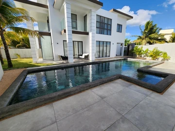 4 Bedroom Villa