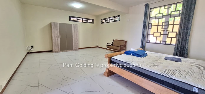 An Extraordinary Residence in the Heights of Candos (Sole Mandate)