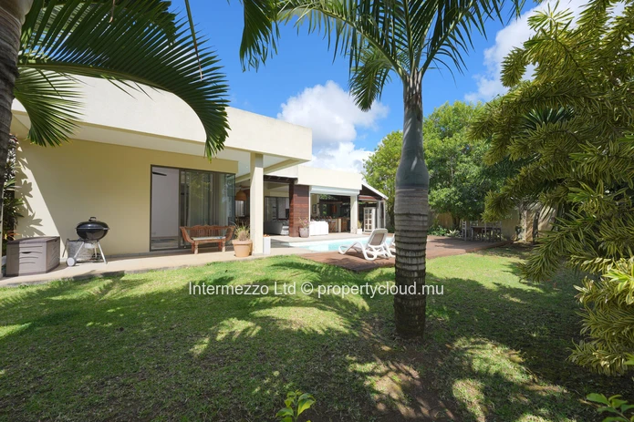 Title tag Villa for sale Mont Mascal – Private 6-villa residence | Intermezzo