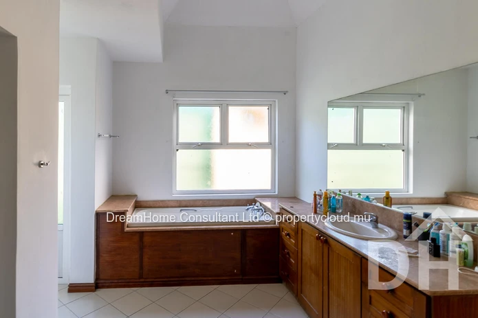 DISPONIBLE À PARTIR DE NOVEMBRE - Maison familiale à louer – Une perle rare avec un grand jardin
