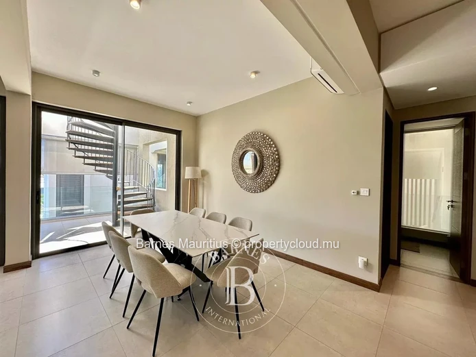 POINTE AUX CANONNIERS - Penthouse with lagoon view - 3 bedrooms
