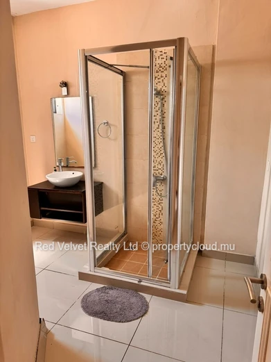 Appartement meublé de 3 chambres à louer à Beau Bassin