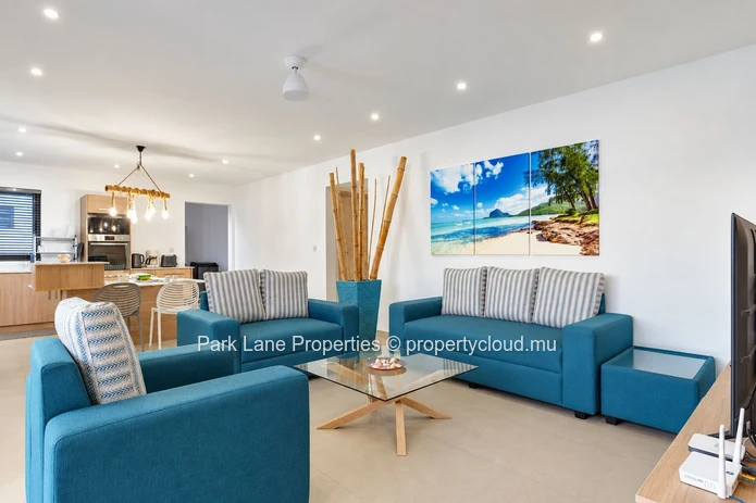 Villa contemporaine avec piscine et charme tropical