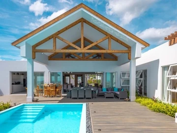 4 Bedroom Villa