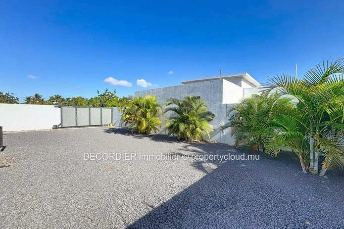 Stunning New Villa with Private Pool in Calodyne