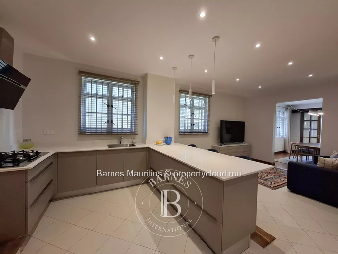 FLOREAL - Renovated duplex with garden - 282 m²