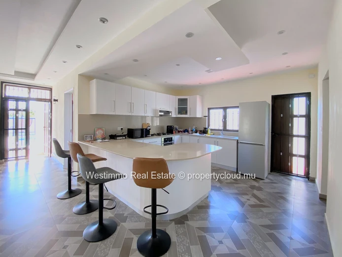 Family home with swimming pool for long-term rent in Grand Gaube, Mauritius
