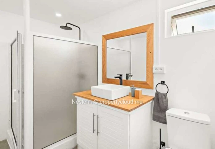 Charming and bright 4 bedroom semi-detached villa