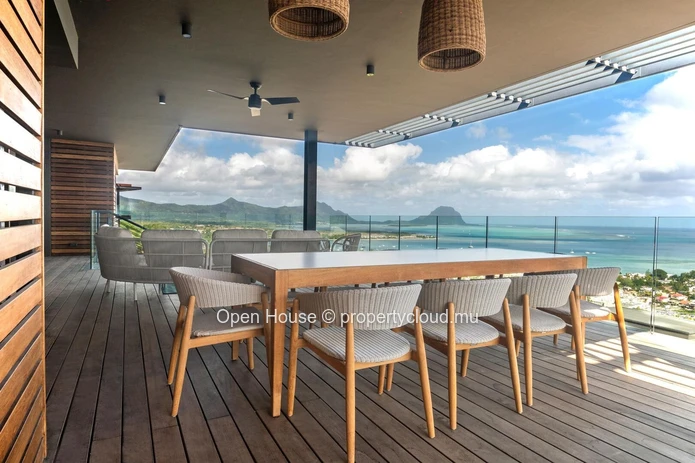 PDS villa for sale in Rivière Noire, Tamarin, 677m² living space, 1.291m² land, 5 bedrooms, private pool, web options...