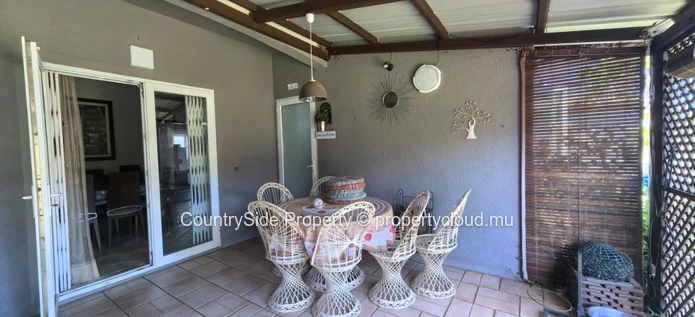 Belle maison semi-meublée de style mauricien