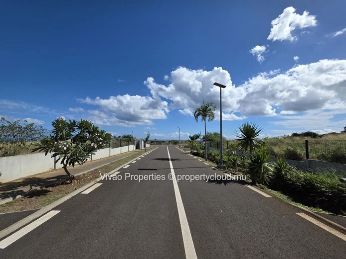 Terrain résidentiel de 783 m² à vendre à Cascavelle