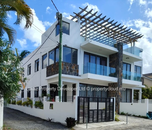 Duplex meublé de 3 chambres à louer à Pointe aux Canonniers