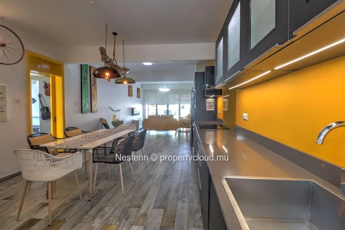 Appartement moderne de 3 chambres à deux pas de la plage 