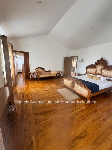 Maison meublée de 5 chambres à louer à Vacoas
