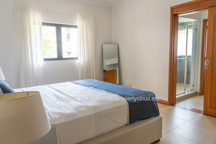 Exclusive 5-Bedroom Villa Bordering Black River National Park
