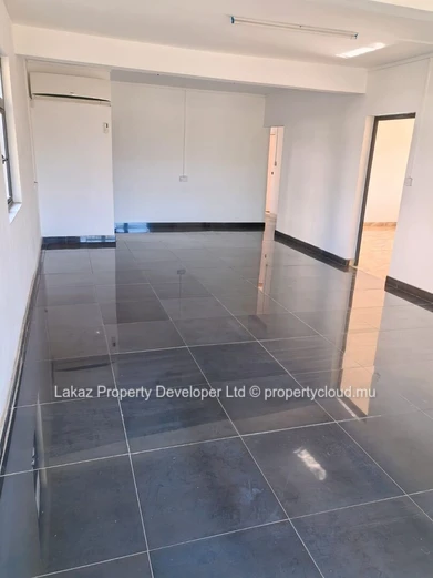 Local commercial de 200 m² à louer à Pointe aux Canonniers