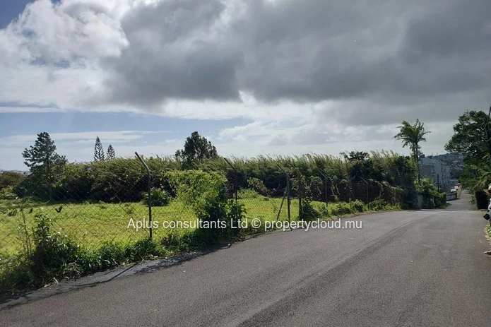 Land For Sale: Large Residential Plot in Floréal, Curepipe – Near Amenities