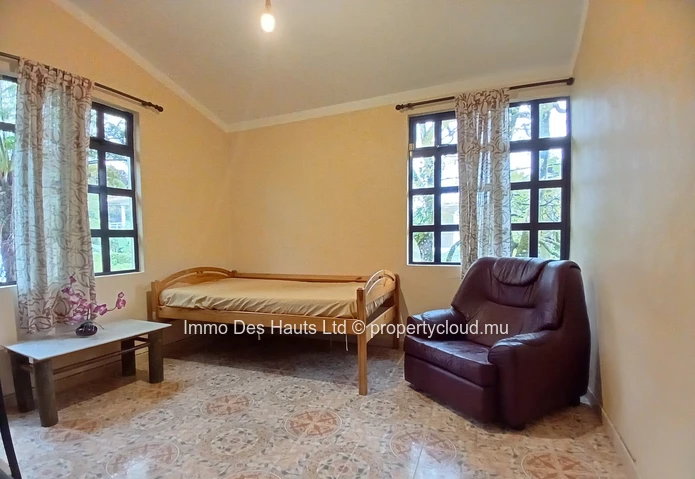 Maison de 5 chambres meublé en location long terme Curepipe 