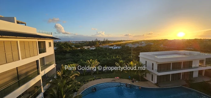 Penthouse à vendre à Pereybere, Île Maurice | Ki Resort Rooftop, Piscine & Vues sur le Coucher de Soleil