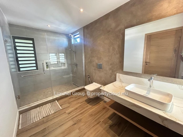 Bright Designer Standing Villa With Pool In Péreybère