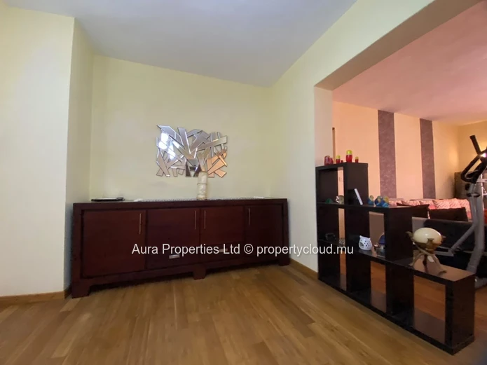 Spacieux 3 chambres 201m², grand séjour et cuisine équipée à Beau Bassin