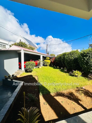 For Sale – Prestigious House in Rose-Hill at Rs