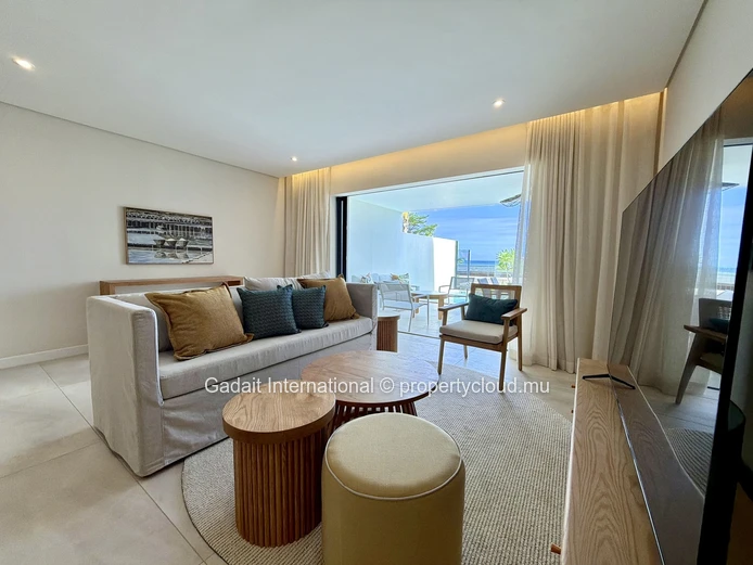 Beachfront Duplex in Black River – with Stunning Ocean Views & Spectacular Sunsets