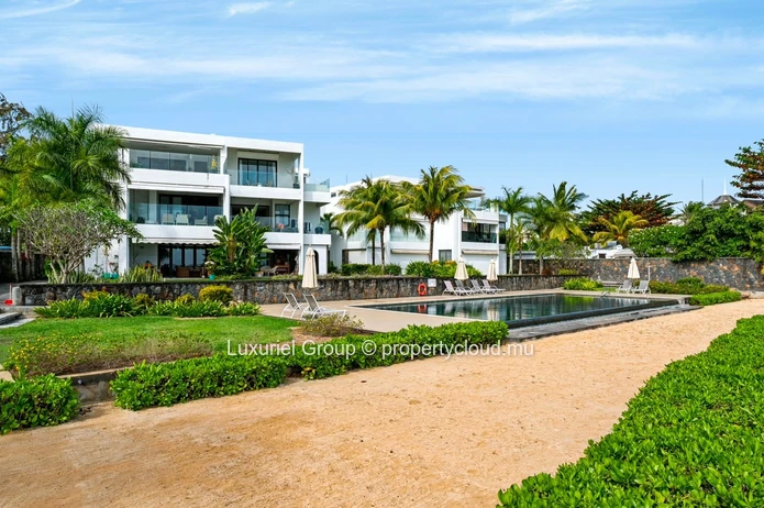 Pereybere – Exceptional Beachfront Penthouse