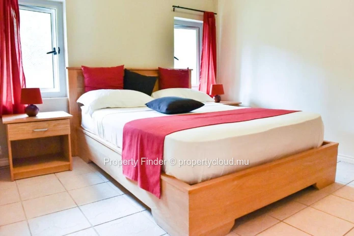 Estate Villa with Airbnb Guest Suites, Squash Courts & Sea Views - For sale - Tamarin