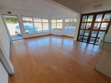 Office for rent in Quatre Bornes.