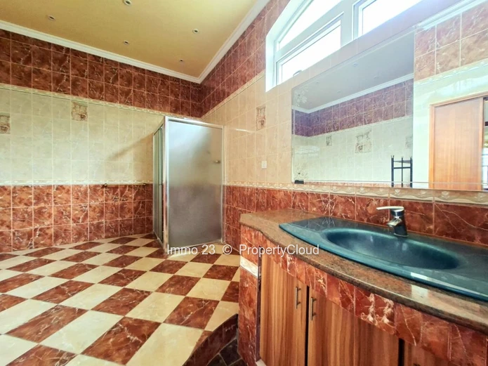 House for Sale in Albion