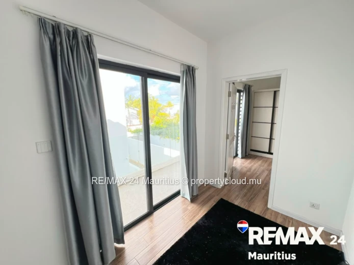 Modern 3-Bedroom En-Suite Villa with Private Pool | Pointe aux Biches Steps from the Beach, Tucked i