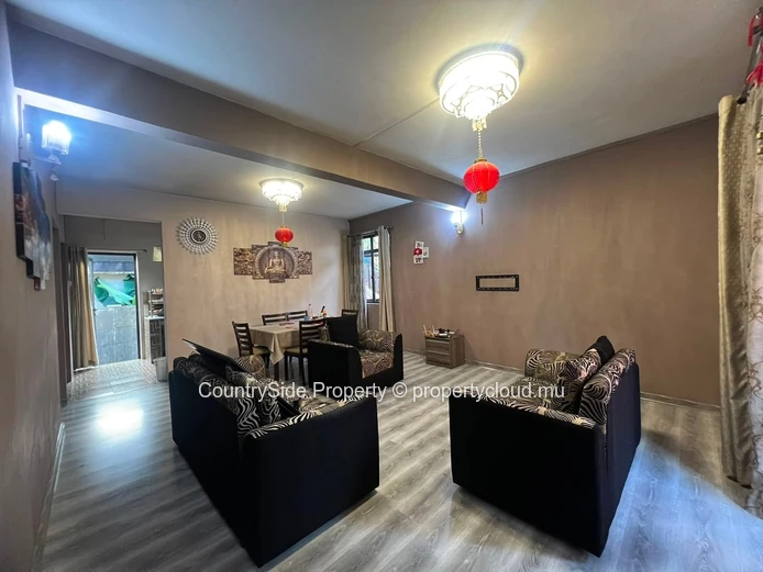 2 bedrooms house