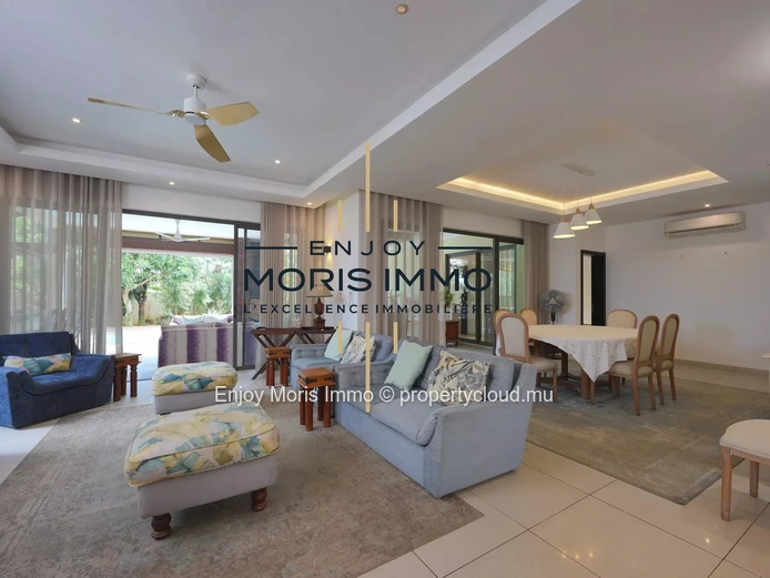 Contemporary Villa 3 Ensuite Bedrooms for Sale – North Mauritius | Private Pool