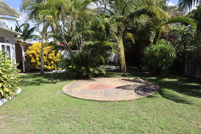 Beachfront Mauritian charm — two homes, one timeless address