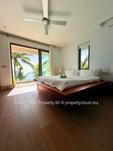 Beachfront Penthouse | Péreybère, Mauritius