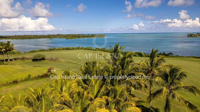 Anahita - Villa d'exception pieds dans l'eau, sur le golf