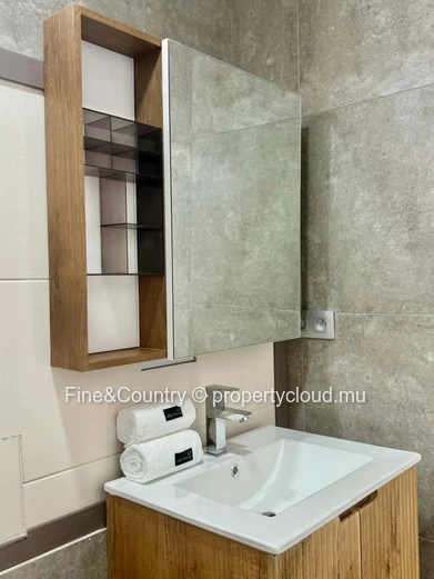 For Sale – Penthouse with Private Pool & Rooftop