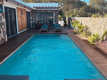 Charming Villa for Sale – Pereybere Modern Comfort | Private Pool | Peaceful Setting