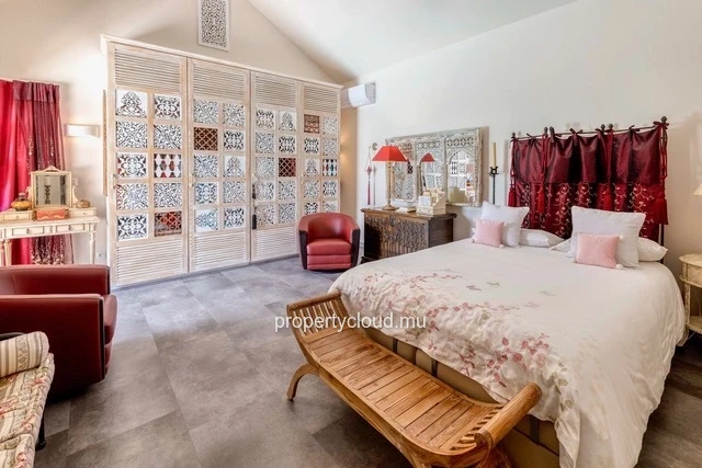 A vendre villa dans une résidence de prestige accessible aux étrangers. A deux minutes du centre de Grand Baie.